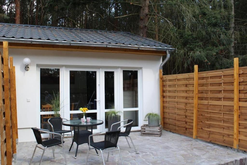Haus Wilma Gruene Idylle Im Wald Direkt Am See Wendisch Rietz Exterior foto